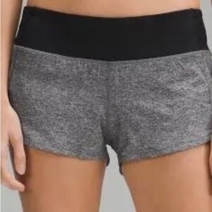 Lululemon Speed up never worn shorts 2.5!